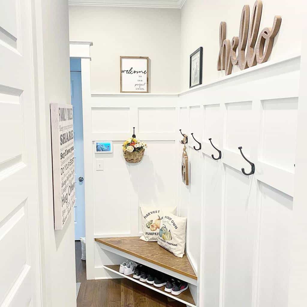 Shoe Storage Small Entryway Ideas -the_sweet_chick