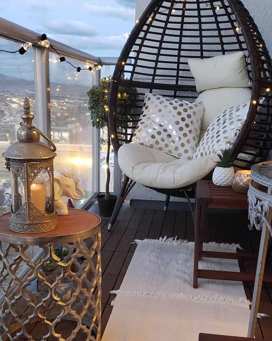 Balcony-Outdoor-Decorating-Ideas-mary_p_z