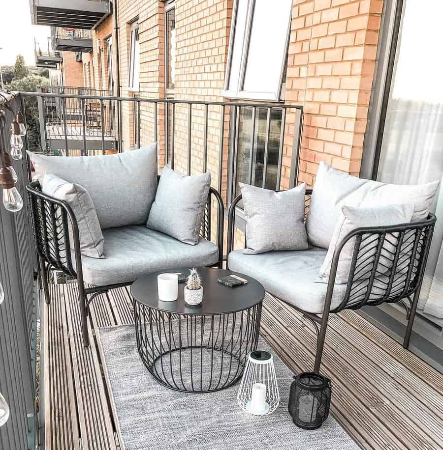 Balcony-Outdoor-Decorating-Ideas-thefrankiehome