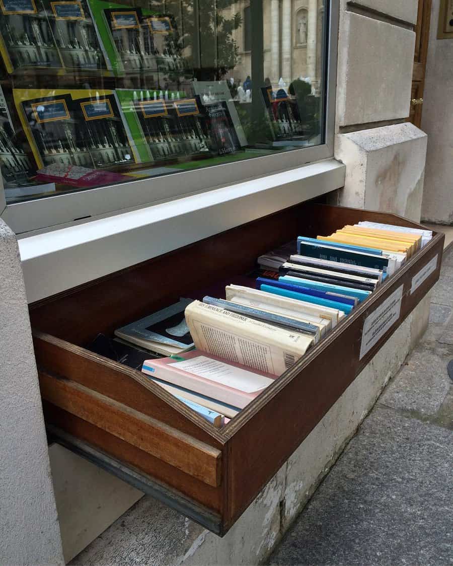 Drawer-Book-Storage-Ideas-historicbuilding_studio