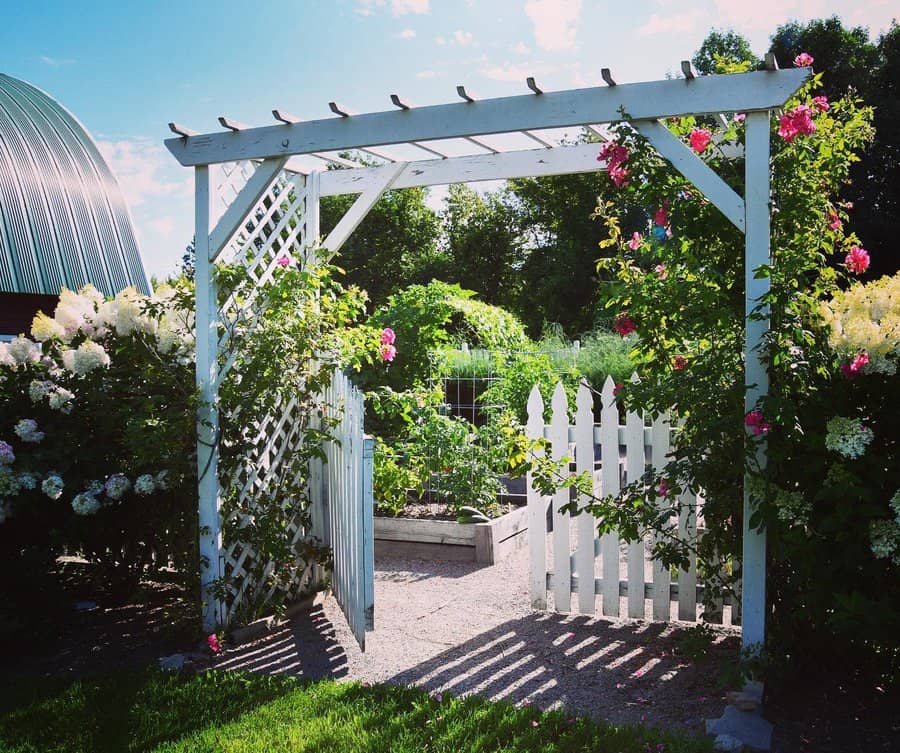 Garden-Arbor-Ideas-wanderinggardenfarm