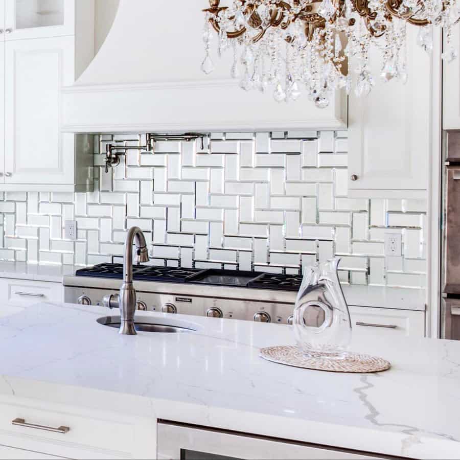 Glass-Tile-Kitchen-Backsplash-Ideas-teoria_ny