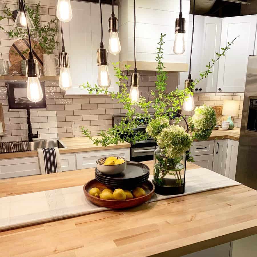 Kitchen-Basement-Lighting-Ideas-makinganddesigningeverything-1