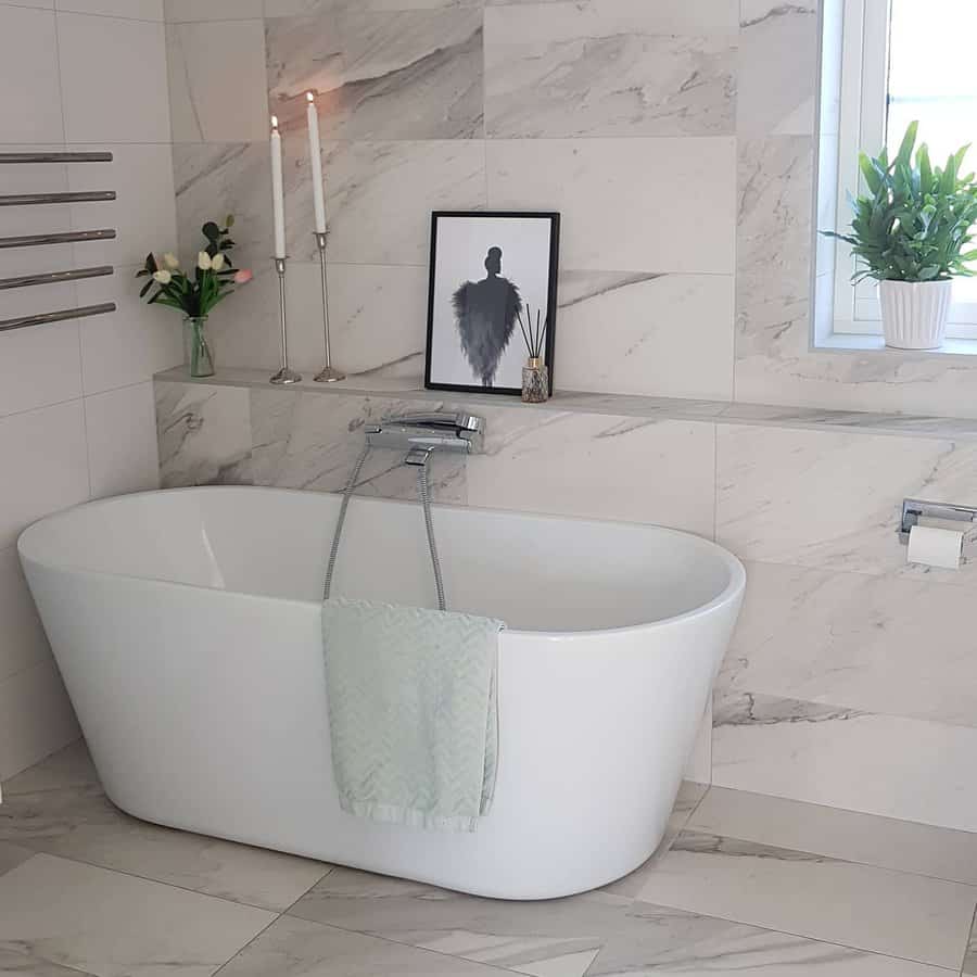 Marble-Bathtub-Tile-Ideas-carro_inspo