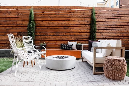 Outdoor-Backyard-Paver-Ideas-camille.kurtz_