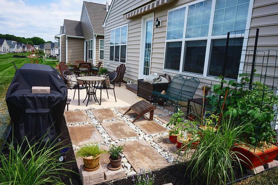 Patio-Backyard-Paver-Ideas-2-creativedesignandmaintenance