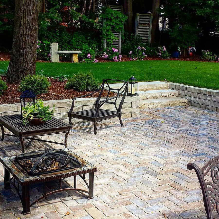 Patio-Backyard-Paver-Ideas-ekwlandscapedesigner