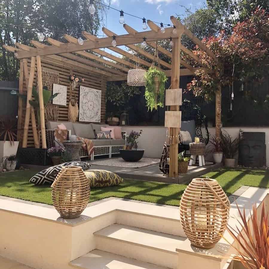 Pergola-Backyard-Privacy-Ideas-homes_on_trend