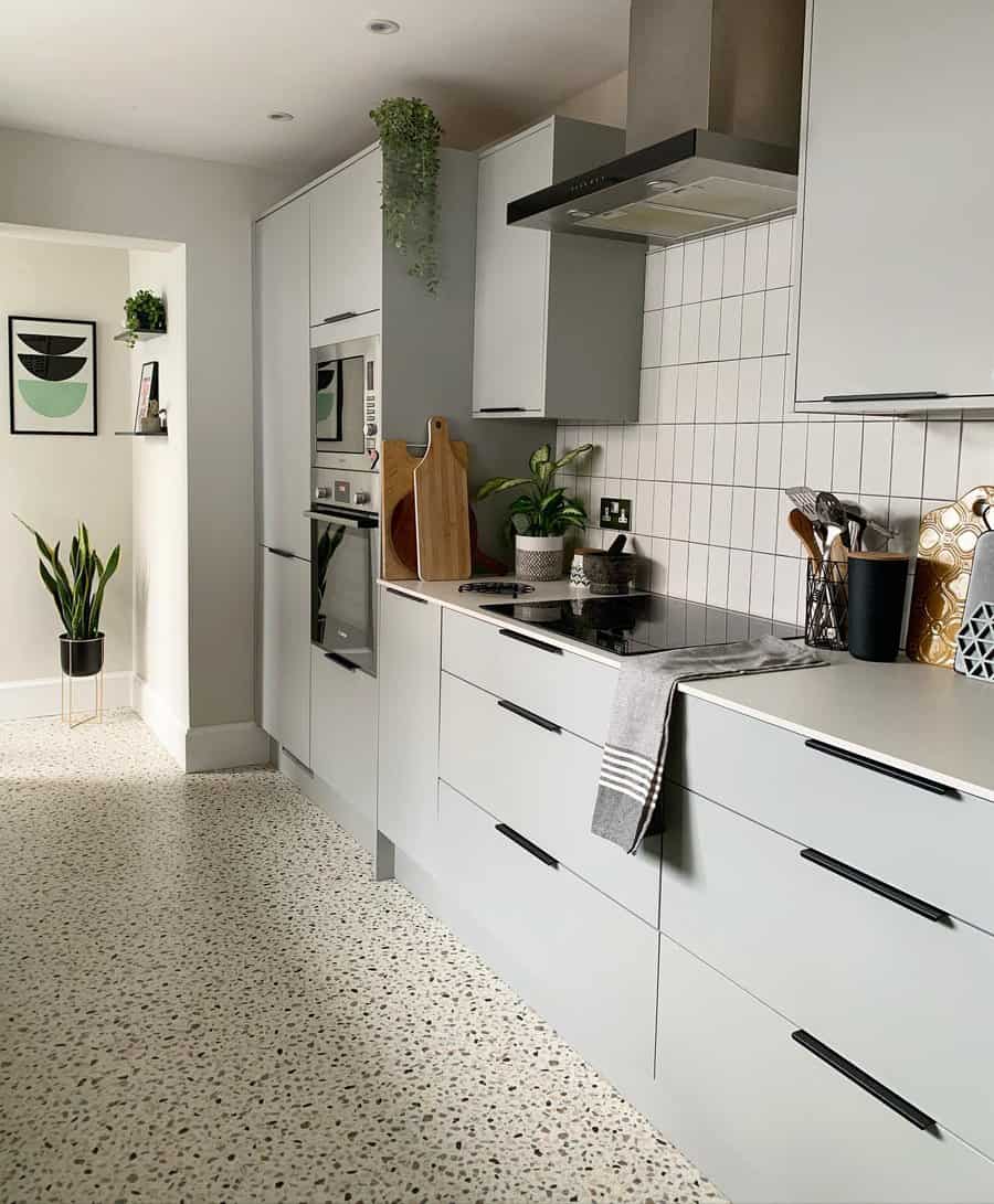 Scandinavian-Small-Galley-Kitchen-Ideas-the_seaburn_house