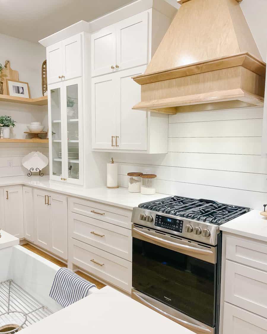 Shiplap-White-Kitchen-Backsplash-Ideas-sunsetfarmhouse