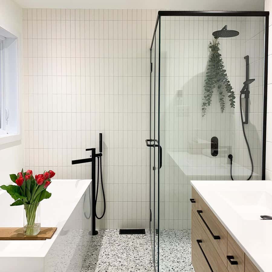 Small-Master-Bathroom-Ideas-carobouch