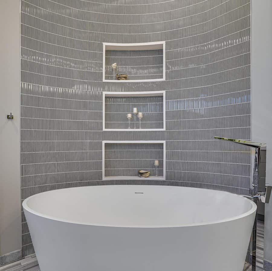 Textured-Bathtub-Tile-Ideas-designmatters.design