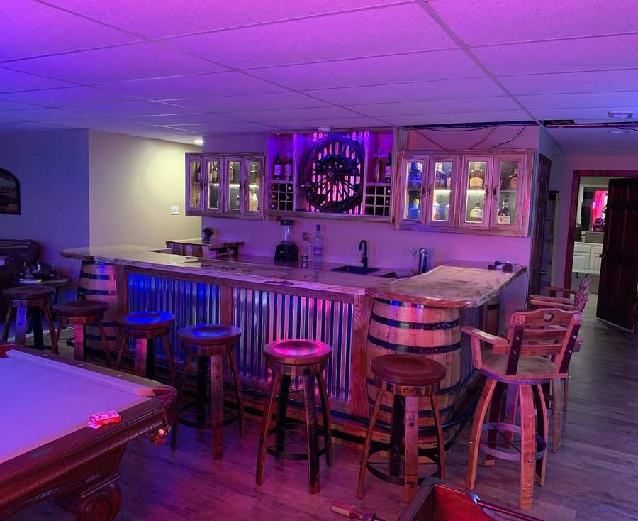 Western-Basement-Bar-Ideas-hardin_wood_designs