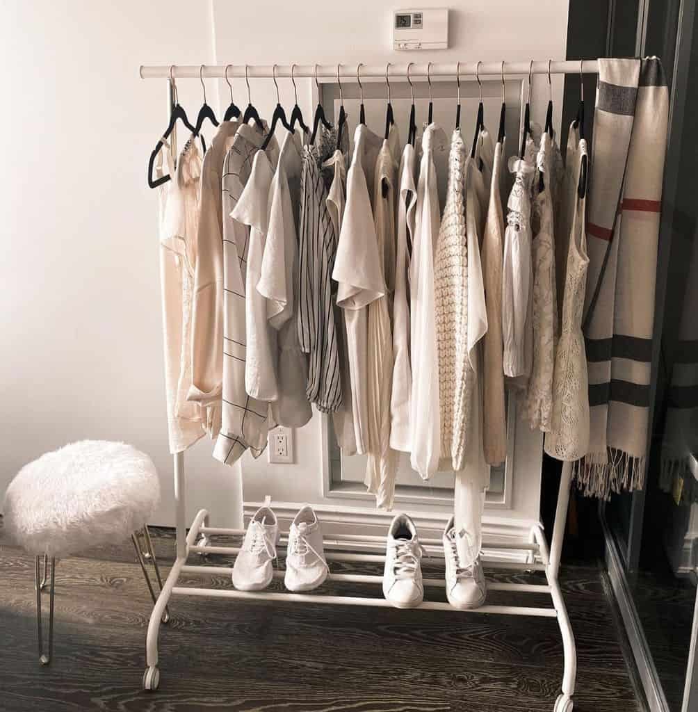 clothes-rack-organization-ideas-condocharm-7076669