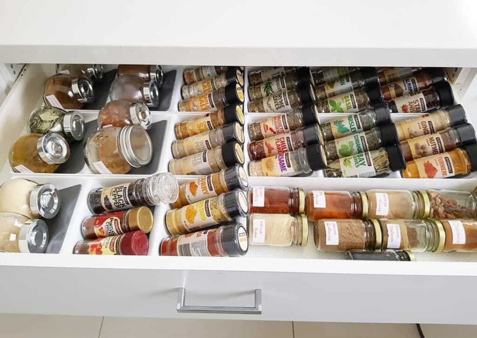 drawer-spice-rack-ideas-anne-wang2001-6202890