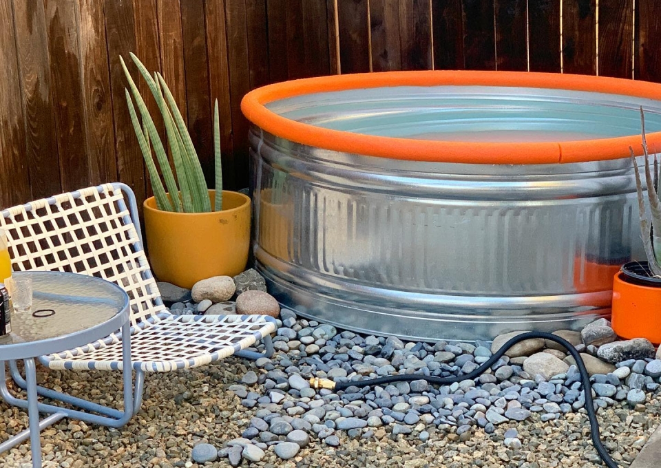 galvanized-stock-tank-pool-ideas-modern-thrifter