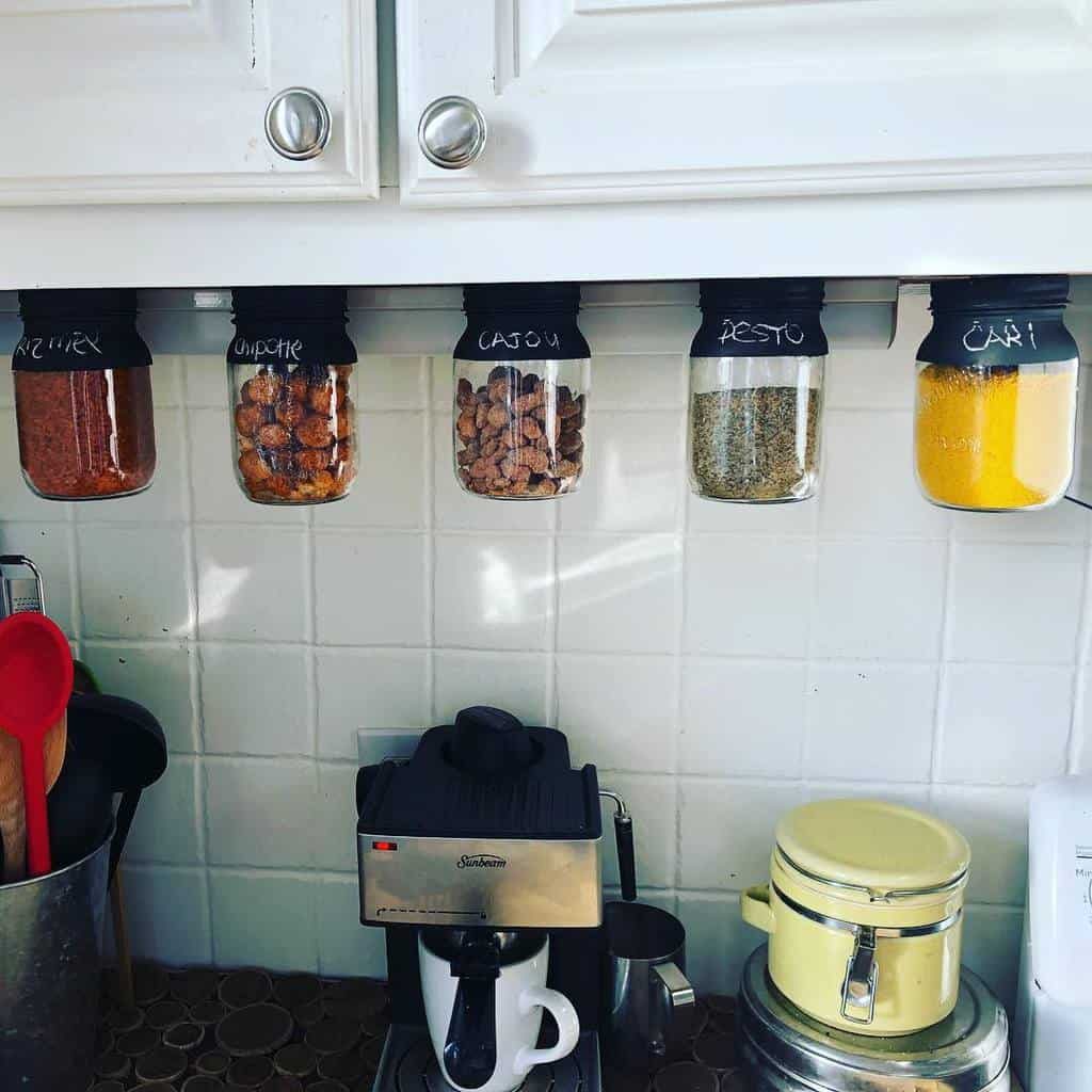 hangging-spice-rack-ideas-diythalie-2281188