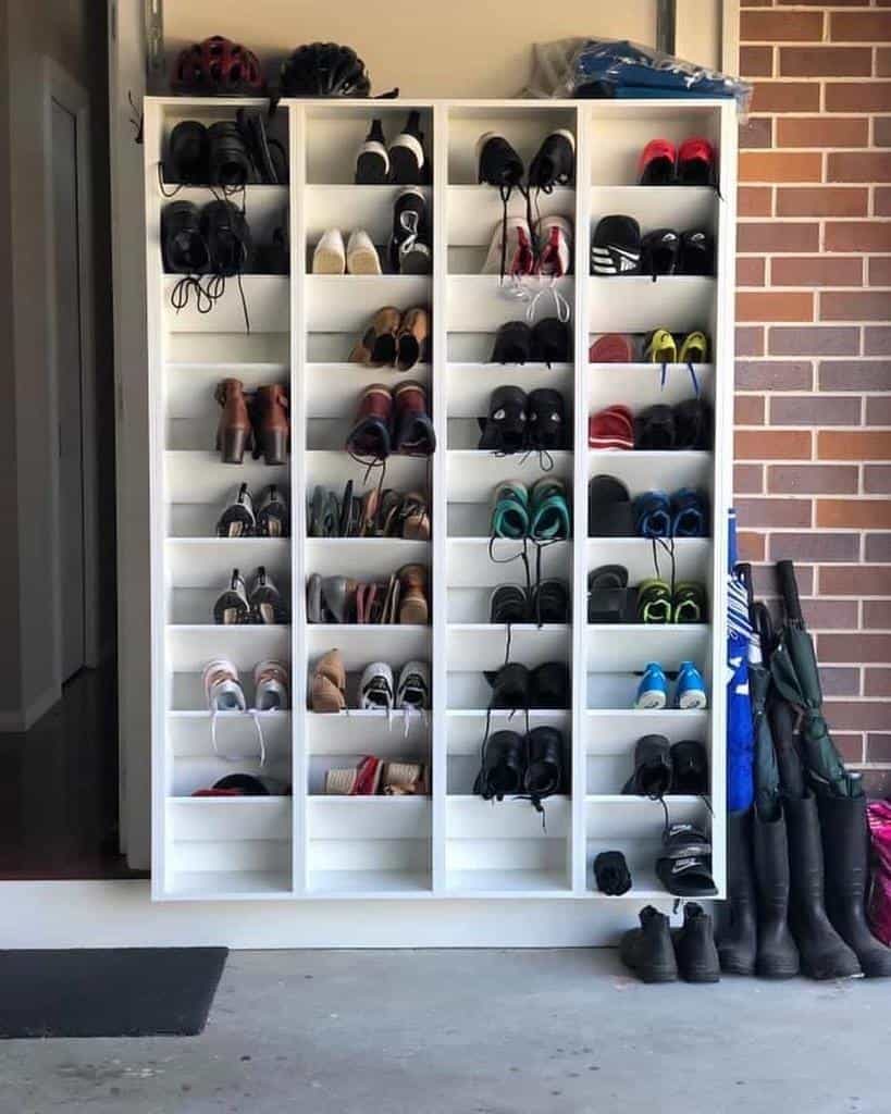 hanging-shoe-storage-ideas-blackbirdjoinery-4851337