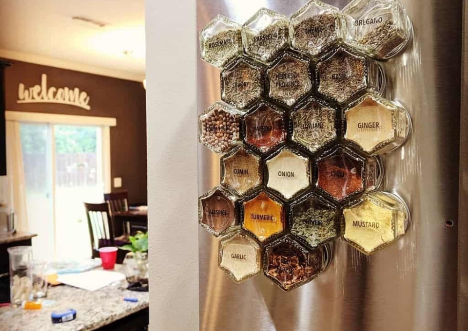 magnetic-spice-rack-ideas-caitlinebahr-3764337