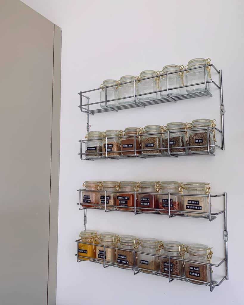 mason-jar-spice-rack-ideas-theleaontheleft-5473533