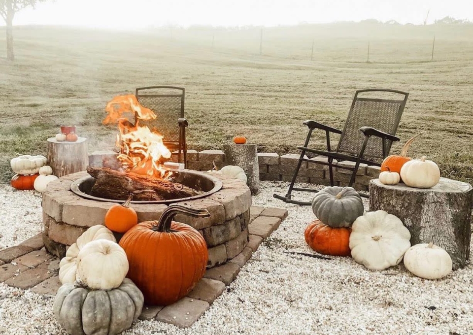 outside-fall-decorating-ideas-thefinleyfarmhouse