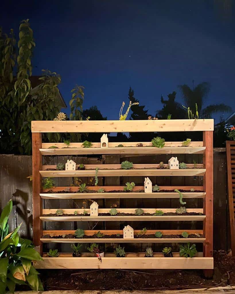 Vertical Succulent Garden Ideas Bikesbeerandgrub