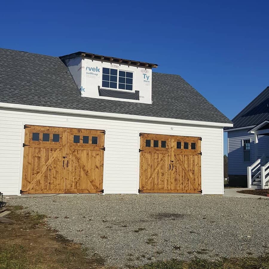 Barn Garage Door Ideas Thehillcresthouse