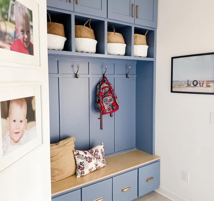 Built In Mudroom Storage Ideas Shaunabrick