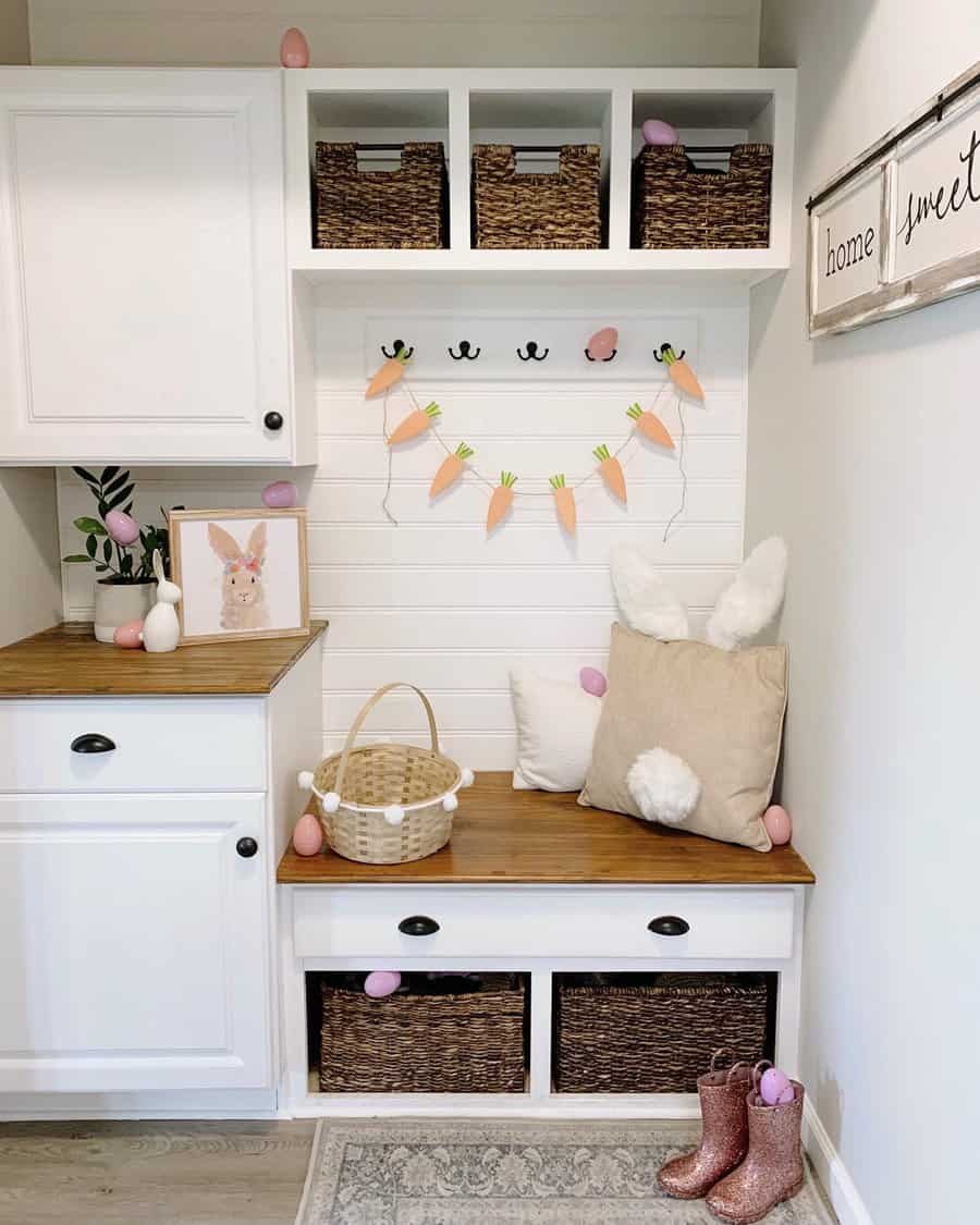 Built In Mudroom Storage Ideas Snapsbylynn