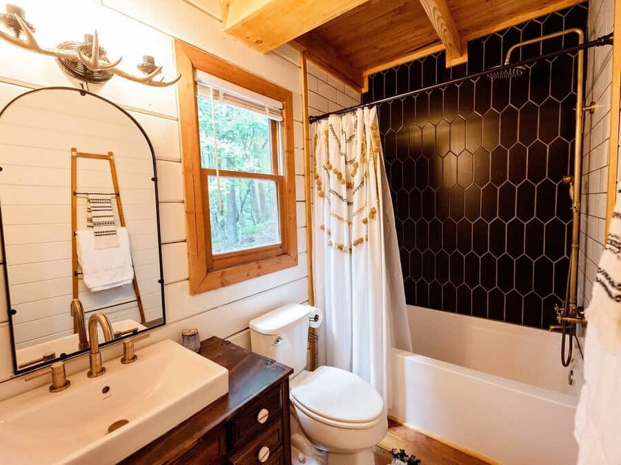 Cabin Rustic Bathroom Peteys Peak