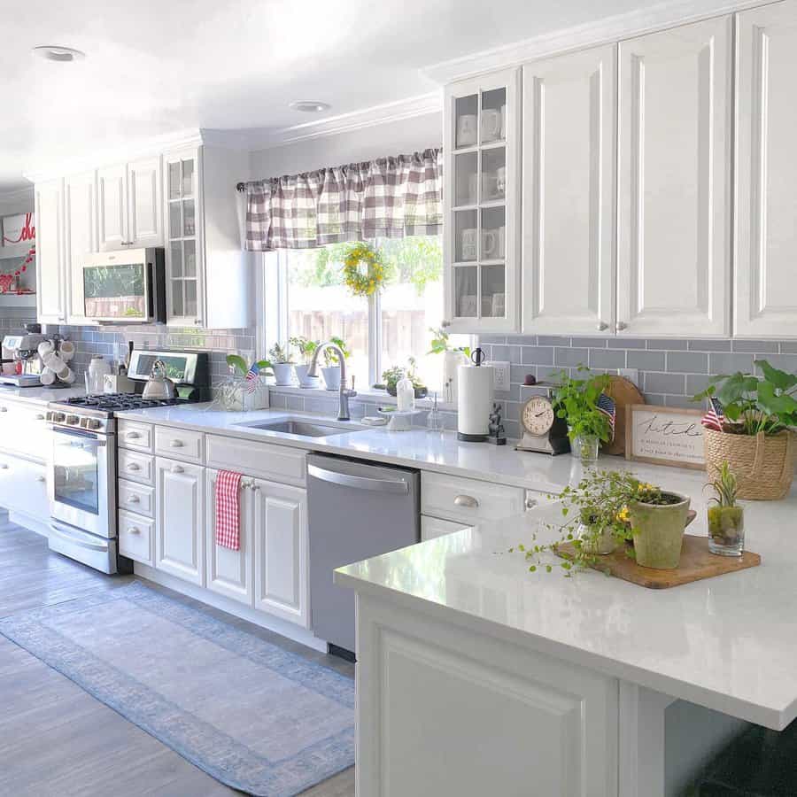 Chic Farmhouse Kitchen Ideas Pbandp