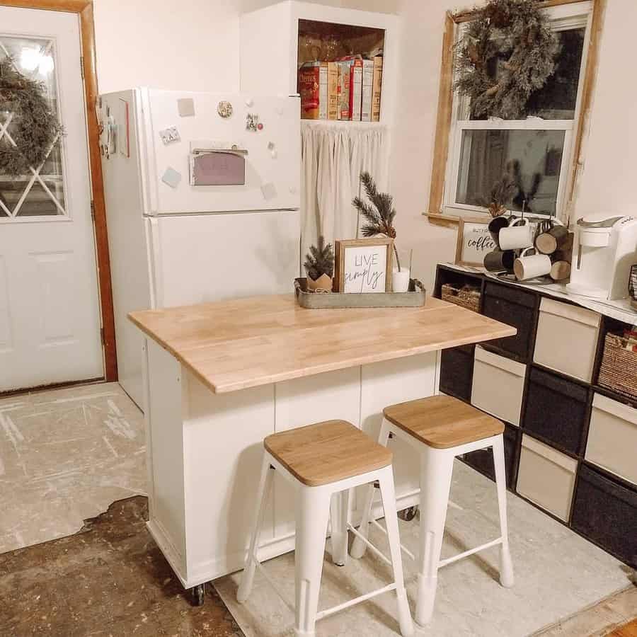 Farmhouse Kitchen Island Ideas Enjoyingthelilthings