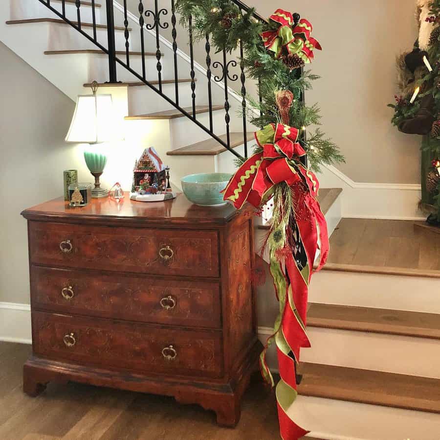 Foyer Christmas Decorating Ideas Theempoweredhome