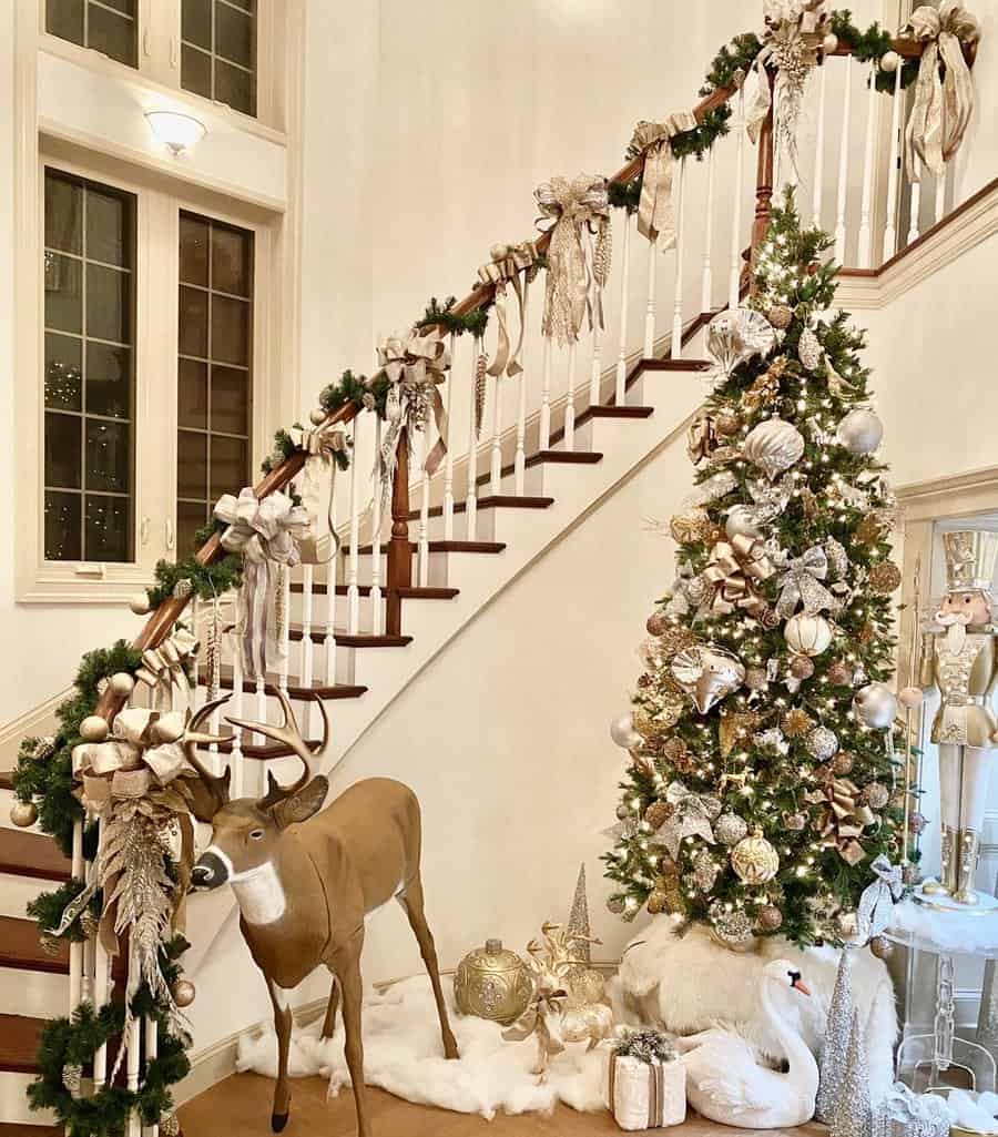 Foyer Christmas Decorating Ideas Thesublimeinterior