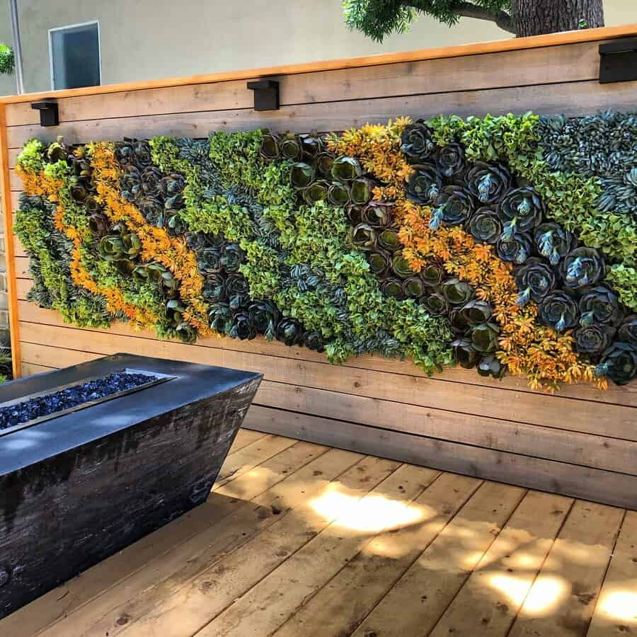 Garden Pallet Wall Ideas Mikepyledesign