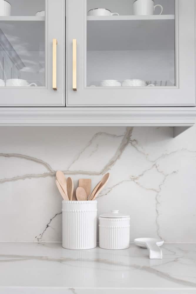 Herringbone Or Chevron Pattern White Kitchen Backsplash Ideas