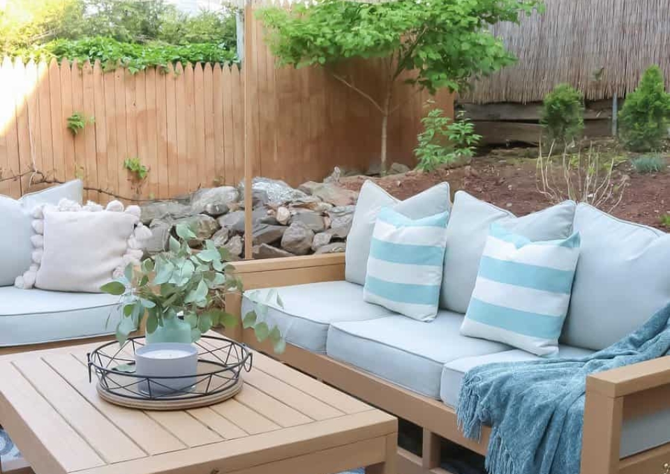 Low Cost Cheap Patio Makeover Ideas Theprettylittlehome