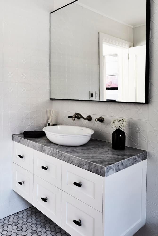 Minimalist Bathroom Mirror Ideas