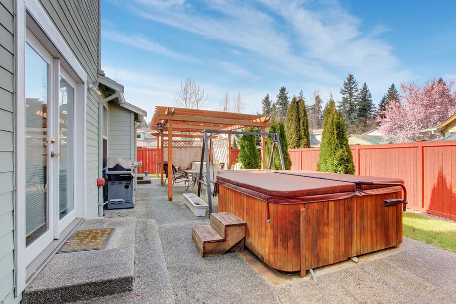 Minimalist Hot Tub Deck Ideas