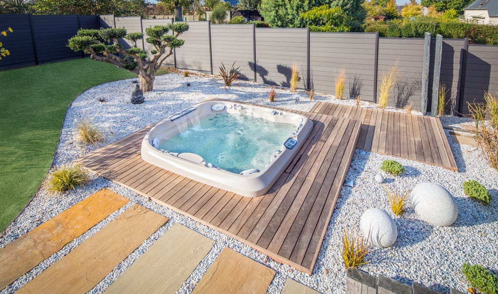 Minimalist Hot Tub Deck Ideas