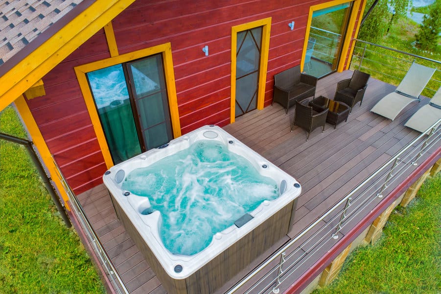 Minimalist Hot Tub Deck Ideas