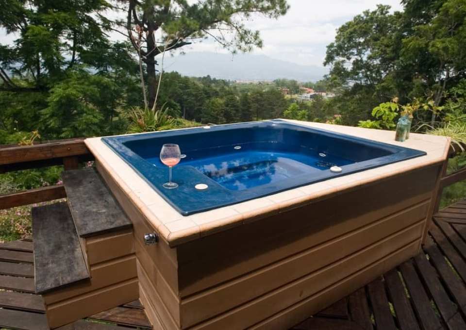 Minimalist Hot Tub Deck Ideas