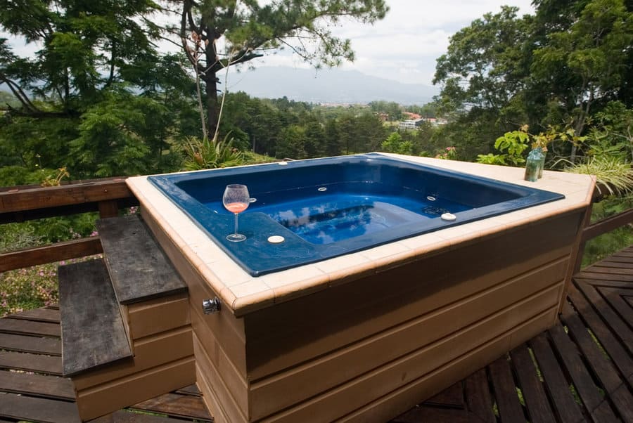 Minimalist Hot Tub Deck Ideas