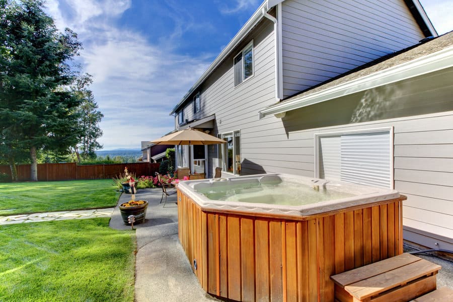 Minimalist Hot Tub Deck Ideas