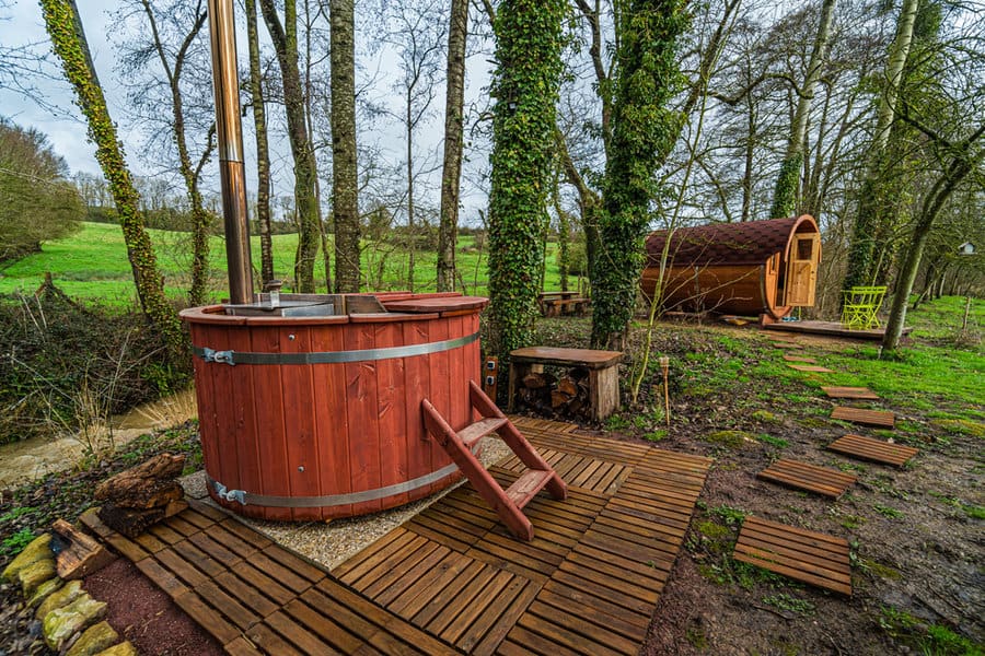 Minimalist Hot Tub Deck Ideas