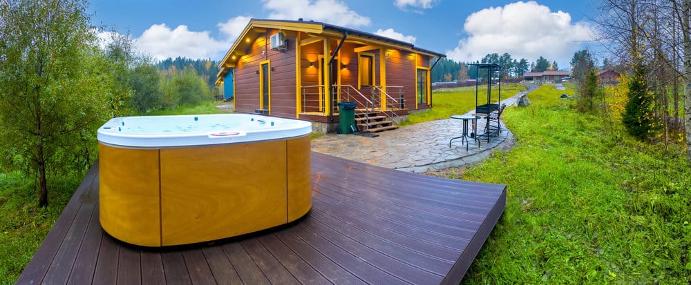 Minimalist Hot Tub Deck Ideas