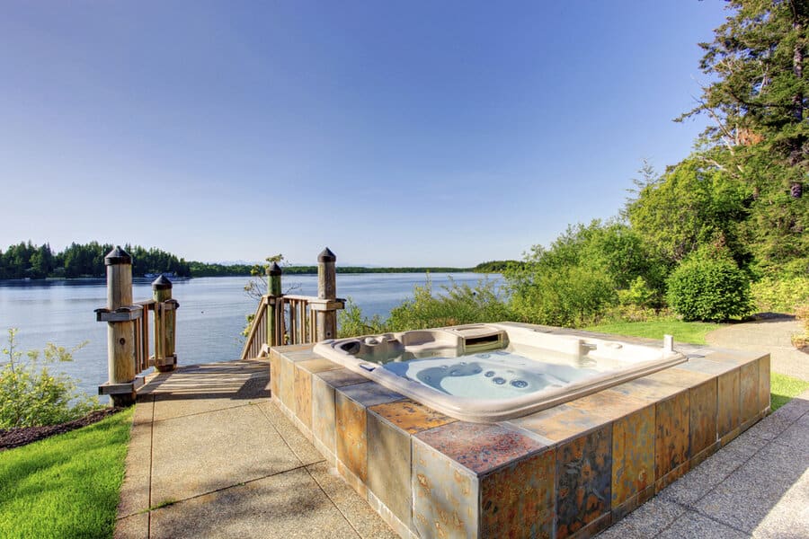 Nature View Hot Tub Deck Ideas