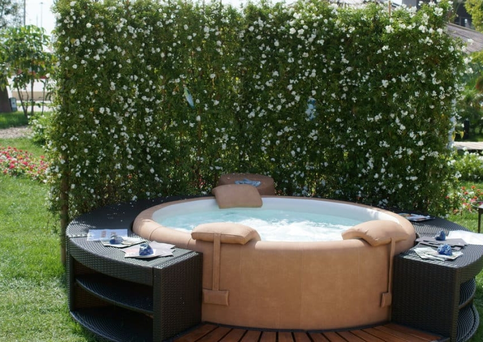 Nature View Hot Tub Deck Ideas