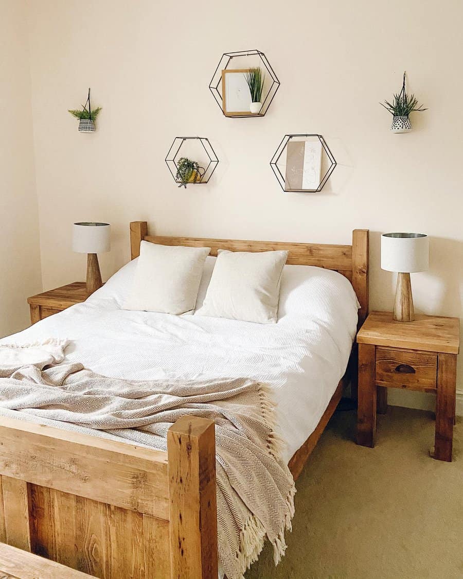 Neutral Country Bedroom Ideas Lifeatolddenehouse