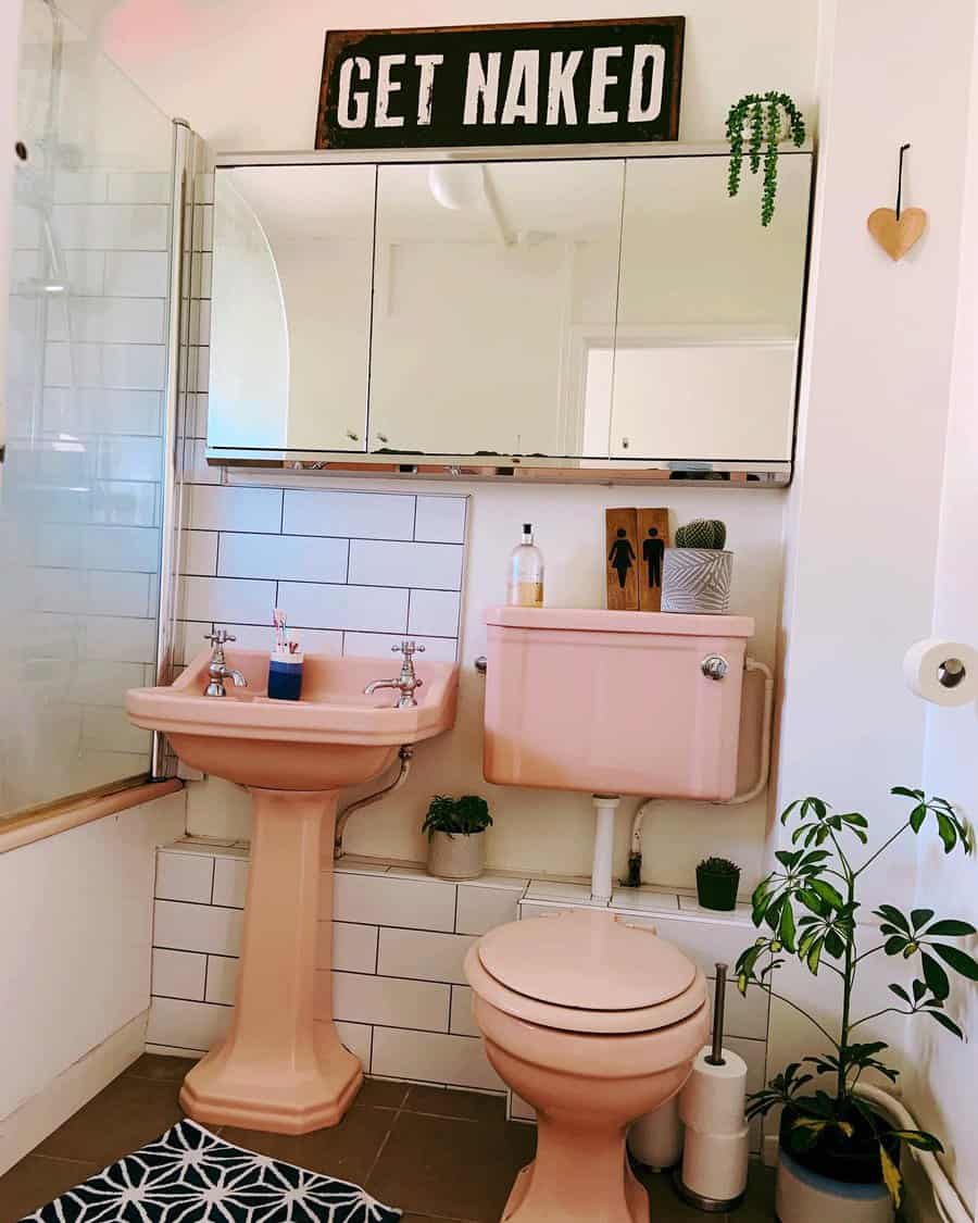 Retro Beige Bathroom Ideas Littlemissperrywomaninteriors